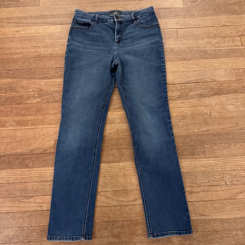 Chico's Medium Wash So Lifting So Slimming Straight Leg Jeans - Size 1 (8)
b82